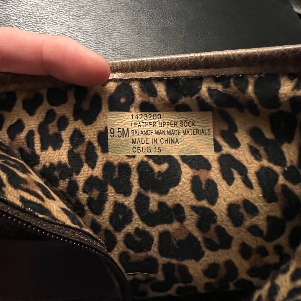 Sofft 9.5 brown leather booties - Picture 3 of 4